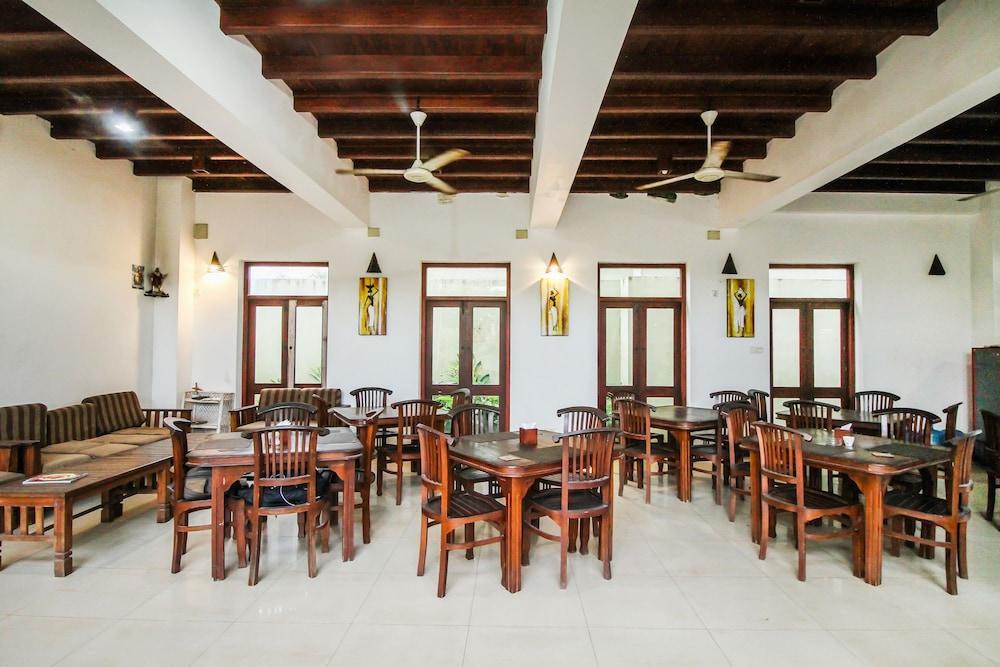Ceylonica Beach Hotel Negombo Ngoại thất bức ảnh
