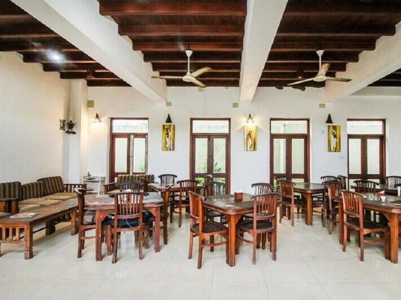 Ceylonica Beach Hotel Negombo Ngoại thất bức ảnh