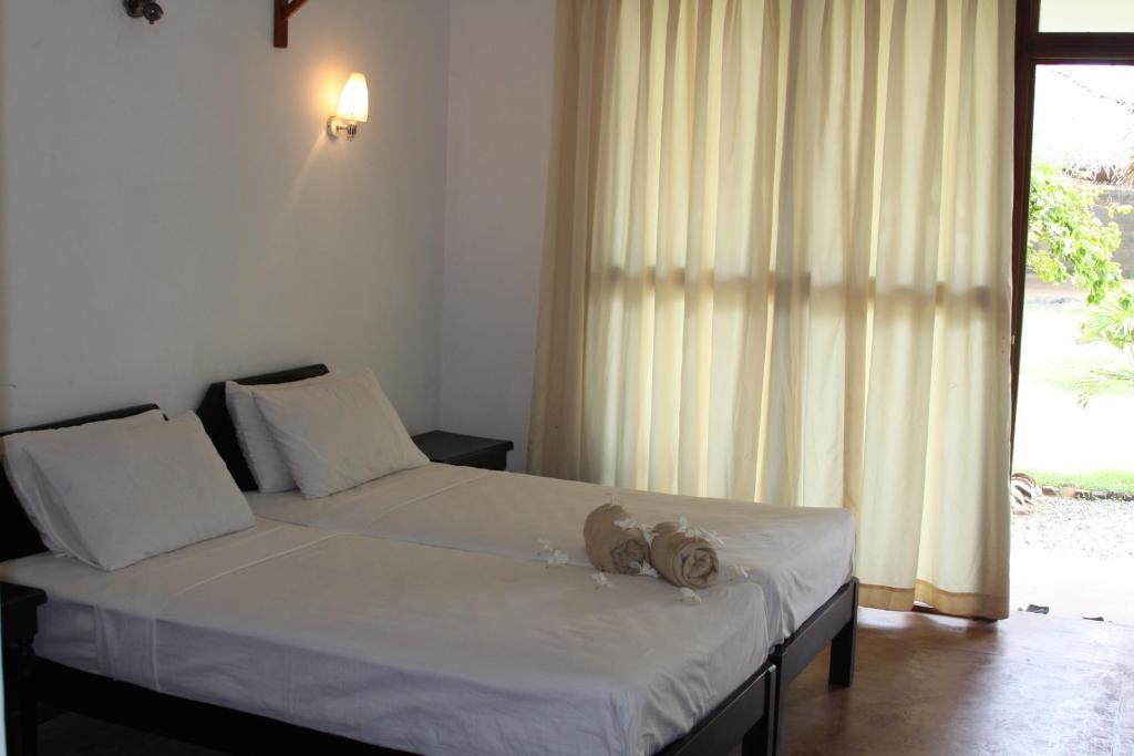 Ceylonica Beach Hotel Negombo Ngoại thất bức ảnh